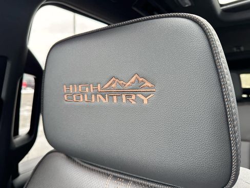 New 2026 Chevrolet Suburban High Country image 34