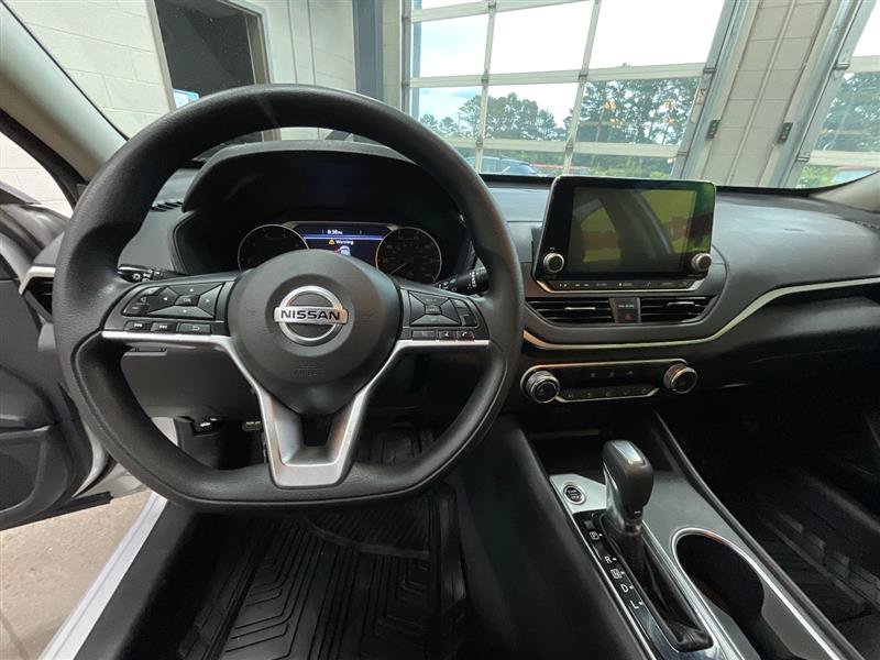 Used 2022 Nissan Altima 2.5 SV FWD image 14