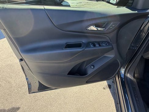 Used 2023 Chevrolet Equinox LT image 16