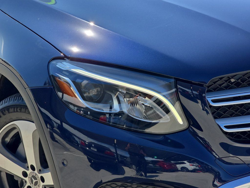 Used 2019 Mercedes-Benz GLC 300 4MATIC image 34