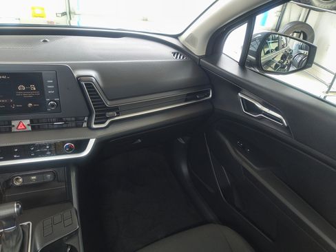 Used 2024 Kia Sportage LX image 14