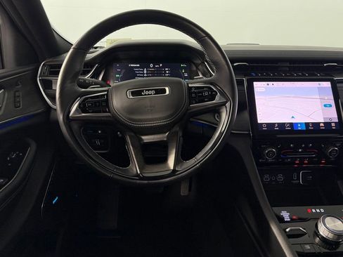 Used 2022 Jeep Grand Cherokee Overland w/ Advanced Protech Group III image 14