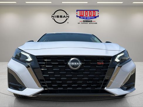 Certified 2024 Nissan Altima 2.5 SR w/ SR Premium Package AWD/4WD image 6