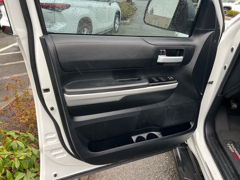 Used 2018 Toyota Tundra SR5 w/ TRD Off Road Package image 10