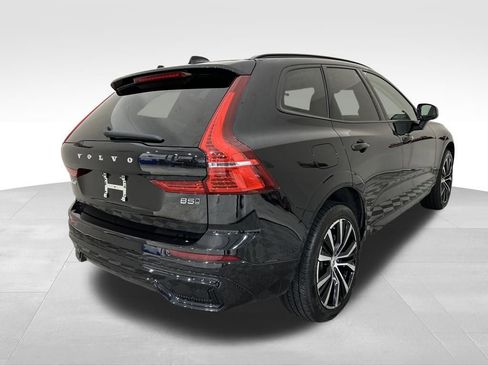 Used 2024 Volvo XC60 B5 Plus AWD/4WD image 3