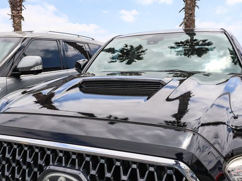 Used 2018 Toyota Tacoma TRD Sport AWD/4WD image 22