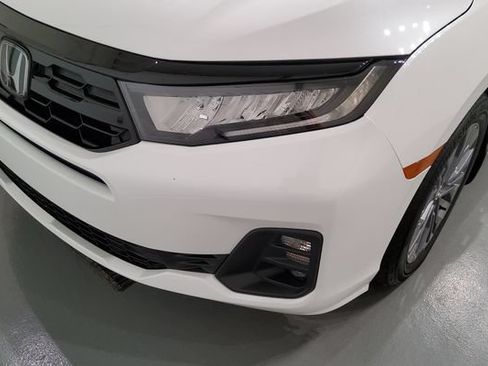 Used 2025 Honda Odyssey Touring image 9