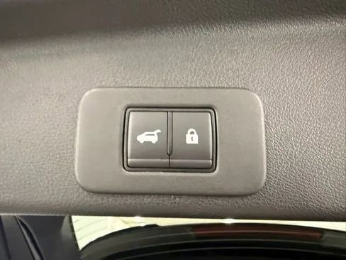 Used 2025 Nissan Murano SL AWD/4WD image 9
