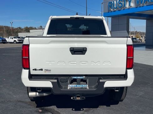 Used 2024 Toyota Tacoma TRD Off-Road image 6