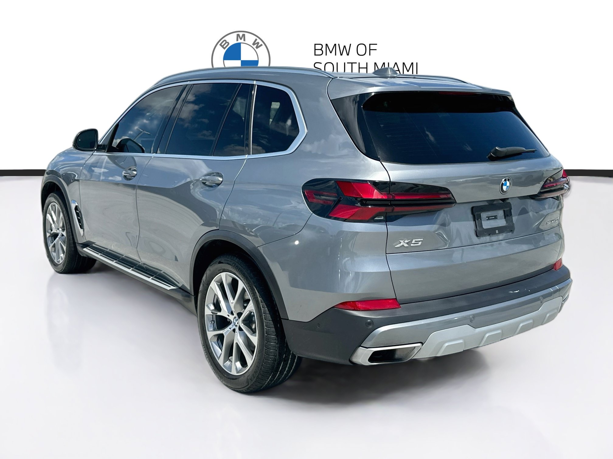 Certified 2025 BMW X5 sDrive40i w/ Climate Comfort Package RWD image 5