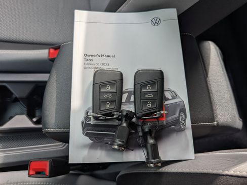 Used 2023 Volkswagen Taos S image 33