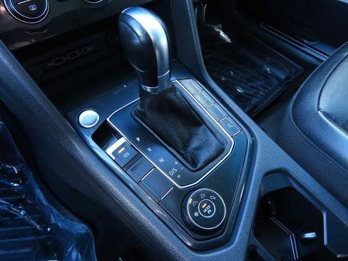 Used 2019 Volkswagen Tiguan SEL Premium image 31