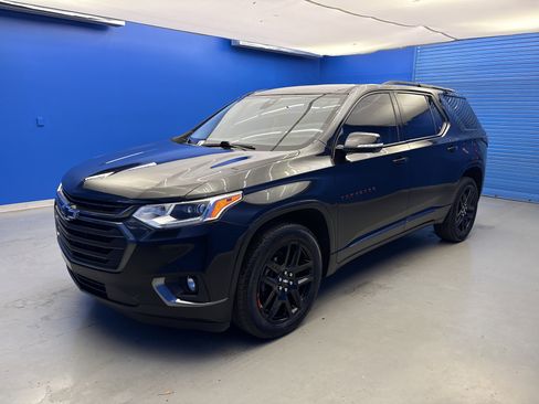 Used 2020 Chevrolet Traverse Premier w/ Redline Edition FWD image 4