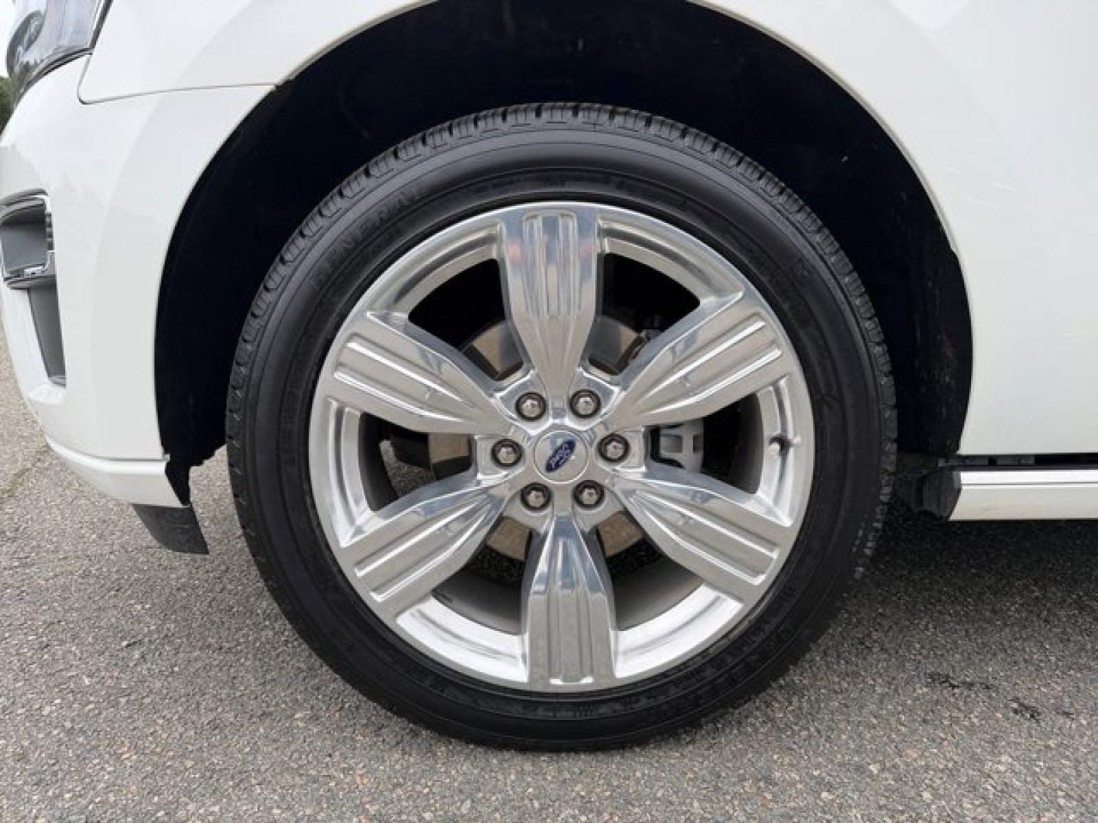 Used 2023 Ford Expedition Platinum AWD/4WD image 9