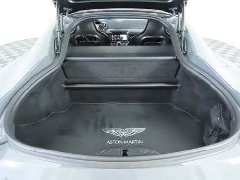 Used 2025 Aston Martin V8 Vantage Coupe image 30