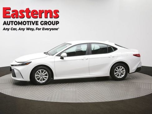 Used 2025 Toyota Camry LE FWD image 59
