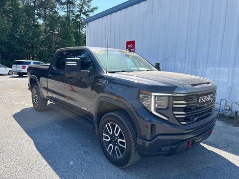 Used 2022 GMC Sierra 1500 AT4 w/ Sierra Safety Plus Package AWD/4WD image 1