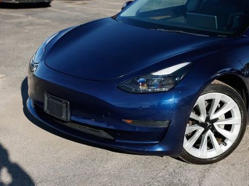 Used 2022 Tesla Model 3 Standard Range image 30