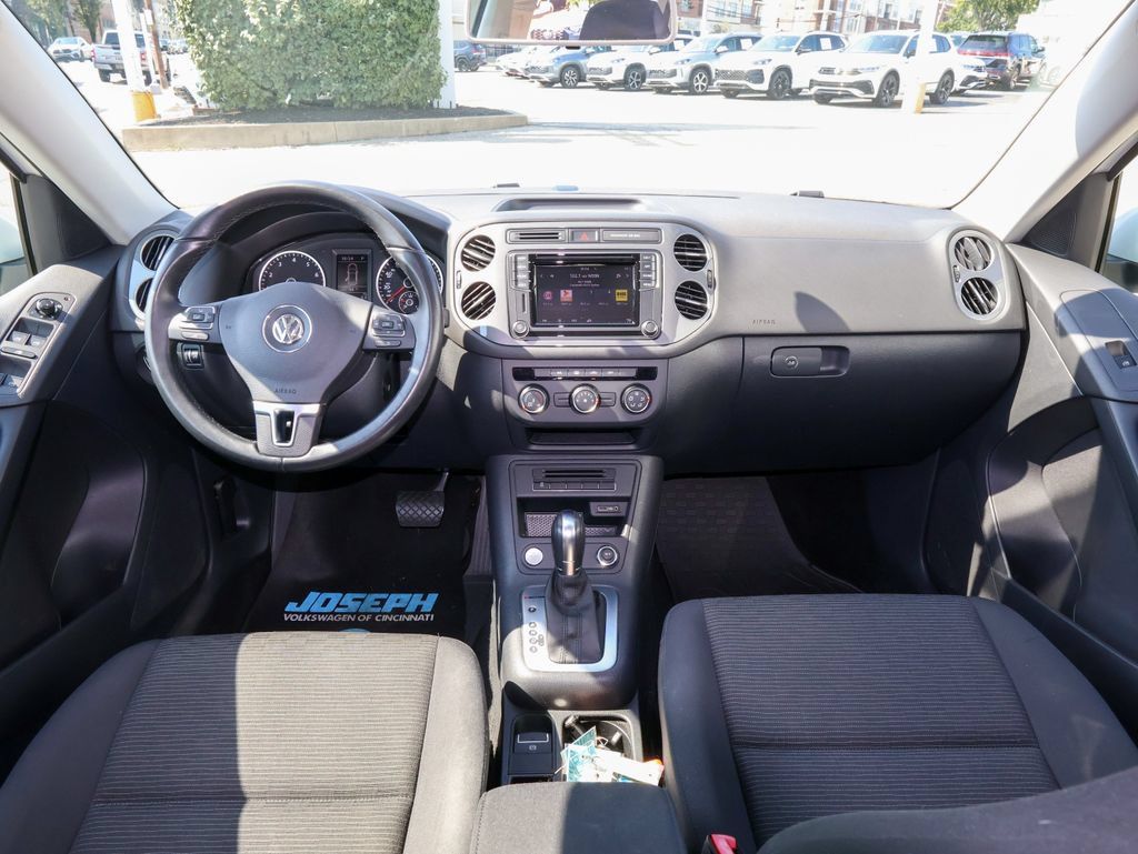 Used 2017 Volkswagen Tiguan Limited w/ Premium Package AWD/4WD image 15
