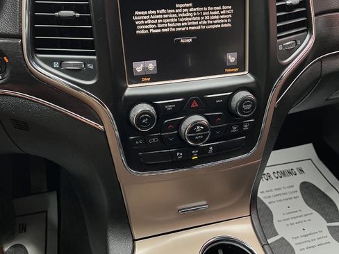 Used 2014 Jeep Grand Cherokee Limited image 28