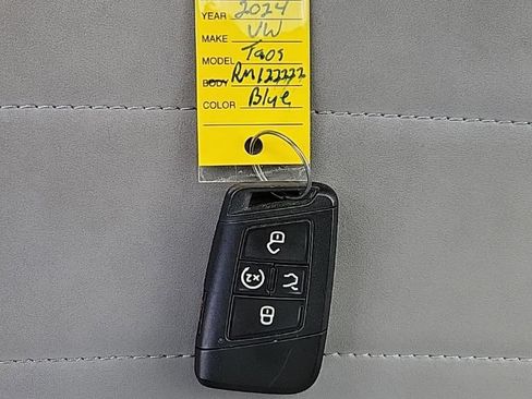 Used 2024 Volkswagen Taos SE AWD/4WD image 36