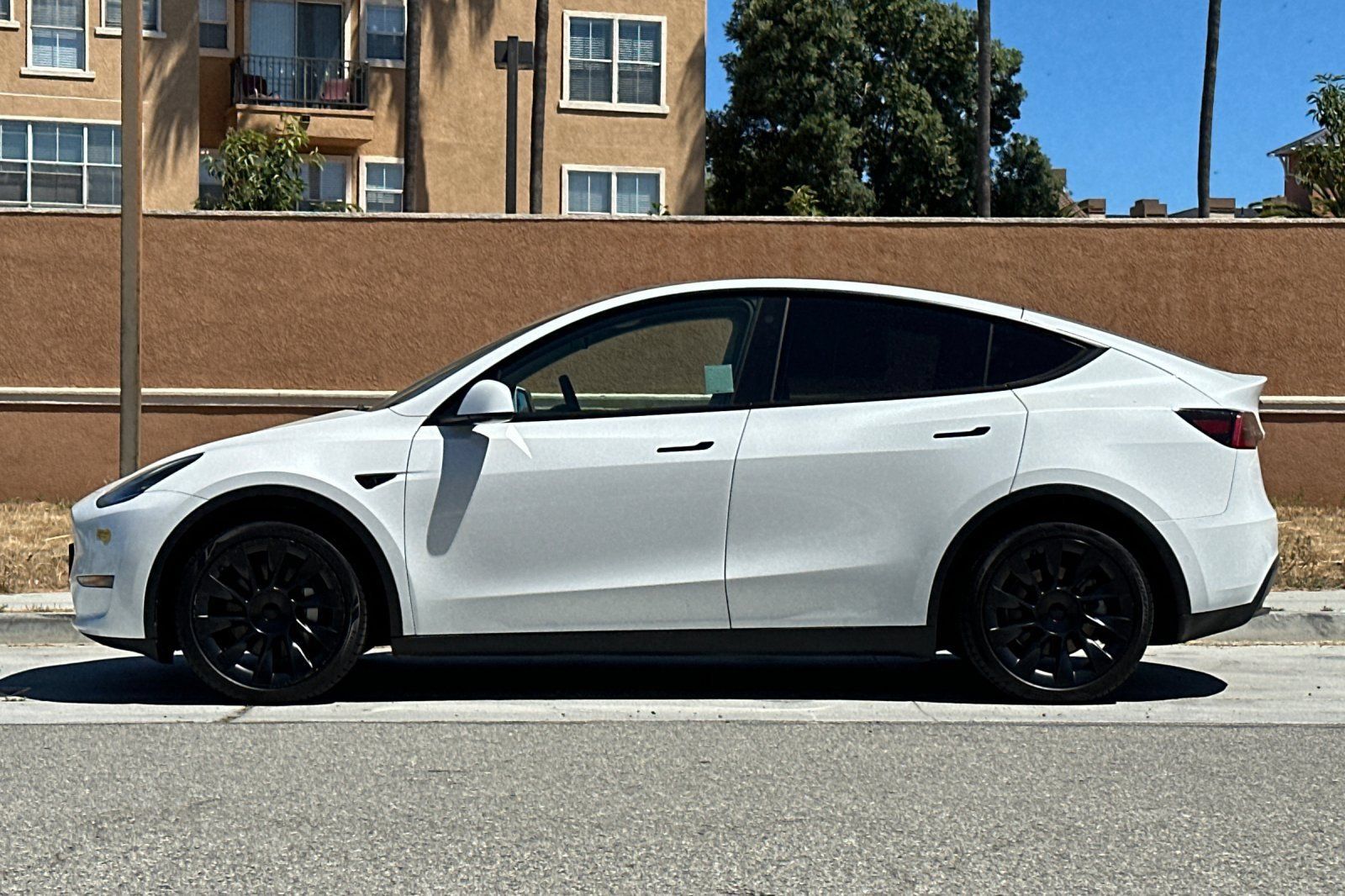 Used 2022 Tesla Model Y Long Range AWD/4WD image 7