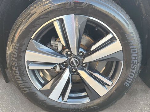 Used 2023 Nissan Rogue SL AWD/4WD image 42