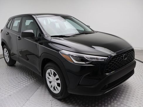 Certified 2024 Toyota Corolla Cross L image 6