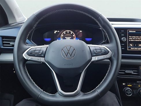 Used 2024 Volkswagen Taos SE image 28