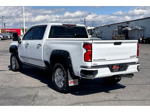Used 2024 Chevrolet Silverado 3500 High Country w/ High Country Premium Package image 12