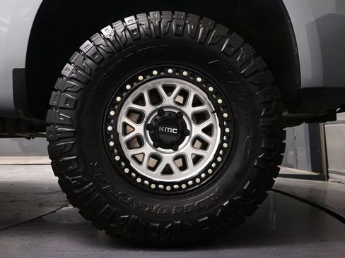 Used 2025 Chevrolet Silverado 1500 Custom Trail Boss w/ LPO, Dark Essentials Package AWD/4WD image 26