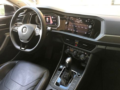 Used 2020 Volkswagen Jetta SEL Premium FWD image 8