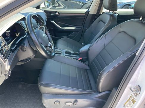 Certified 2023 Volkswagen Jetta SE FWD image 6