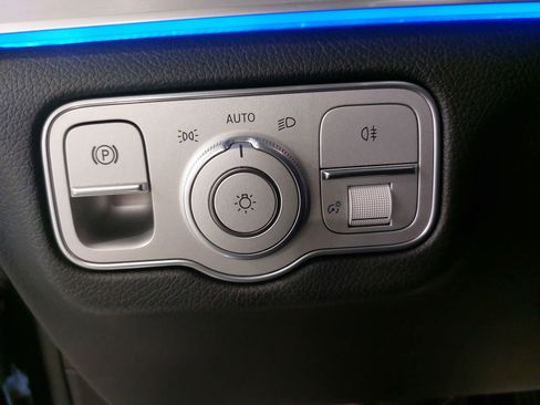 Used 2024 Mercedes-Benz GLE 450e 4MATIC image 27