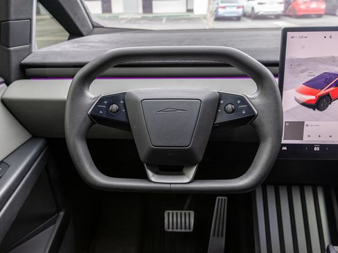 Used 2024 Tesla Cybertruck Cyberbeast AWD/4WD image 25