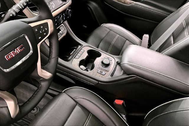 Used 2023 GMC Acadia Denali w/ Trailering Package AWD/4WD image 17
