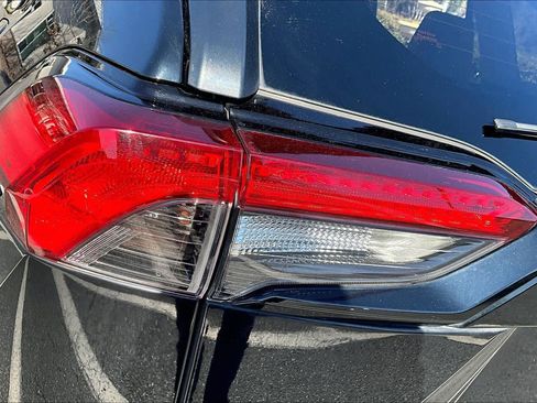 Used 2019 Toyota RAV4 XLE w/ Convenience Package image 29