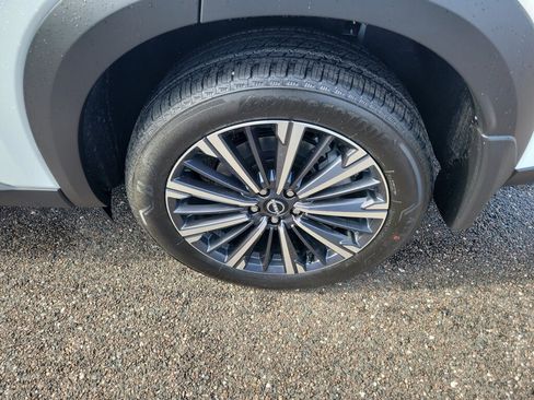 New 2026 Nissan Pathfinder Platinum AWD/4WD image 6