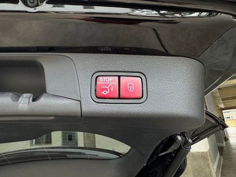 Certified 2025 Mercedes-Benz GLB 250 image 16