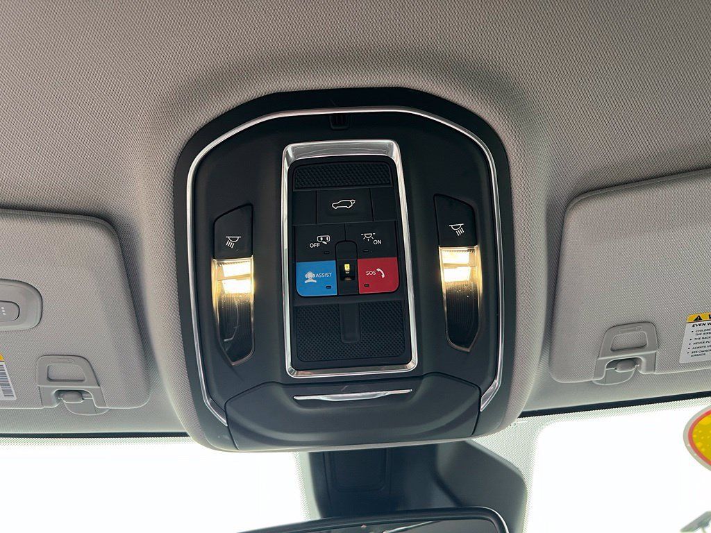 Used 2022 Jeep Grand Cherokee L Limited AWD/4WD image 37