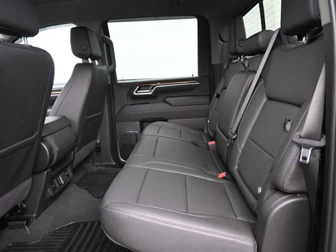 Used 2025 Chevrolet Silverado 2500 LT image 9