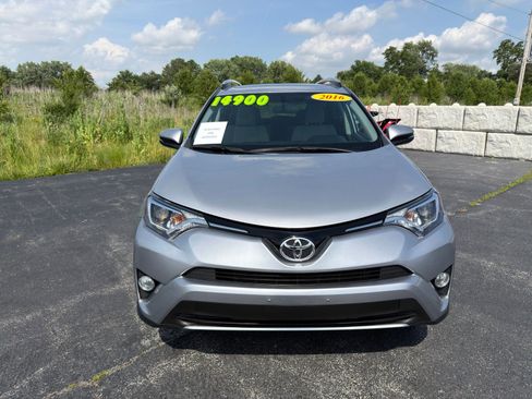 Used 2016 Toyota RAV4 XLE AWD/4WD image 9