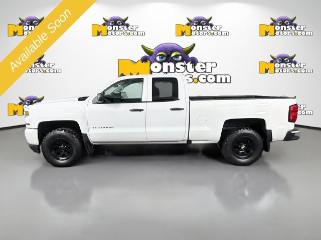 Used 2018 Chevrolet Silverado 1500 Custom w/ Custom Convenience Package AWD/4WD image 8