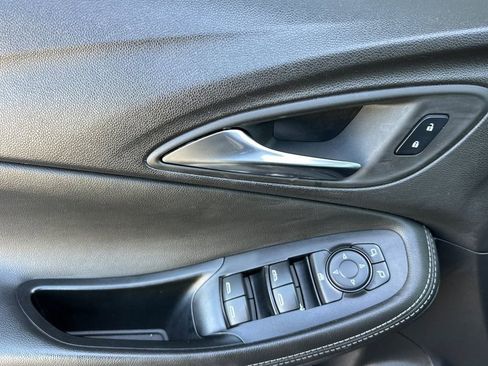 Used 2024 Buick Encore GX Preferred FWD image 11