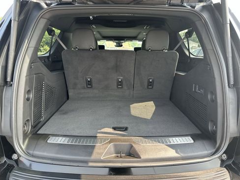 Certified 2024 Chevrolet Suburban High Country w/ Premium Package image 24