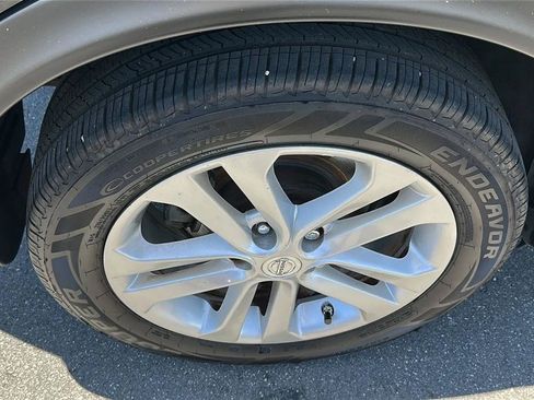Used 2014 Nissan Juke S FWD image 30