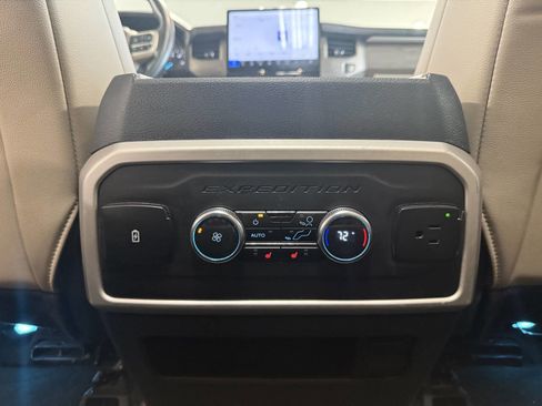 Used 2024 Ford Expedition Max Limited image 27
