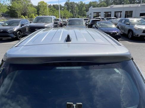 Used 2024 Toyota Corolla Cross L image 19