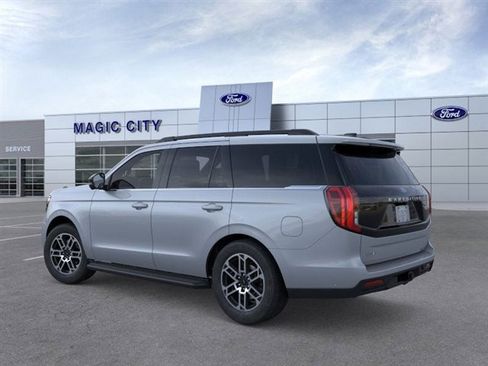 New 2025 Ford Expedition Active image 4