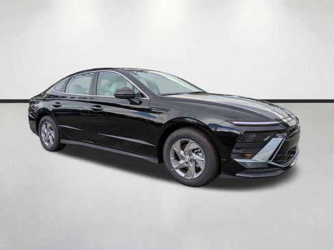 New 2026 Hyundai Sonata SE FWD image 1